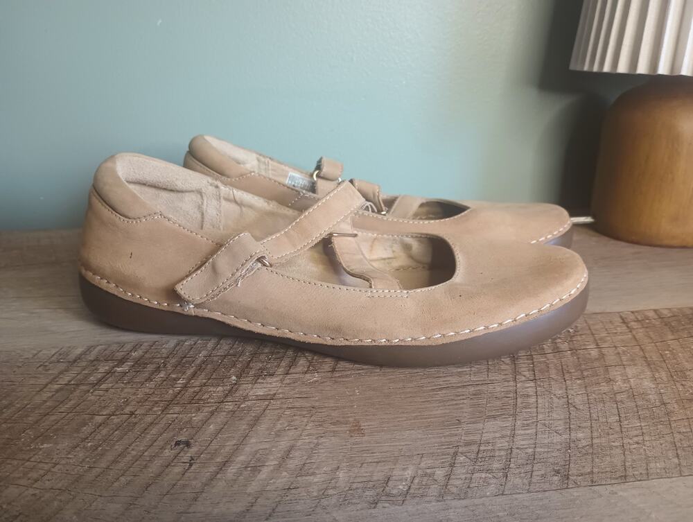 Vionic Judith Mary Jane Ballet Flats 9 Beige Neutral Comfort Hook Loop Twee